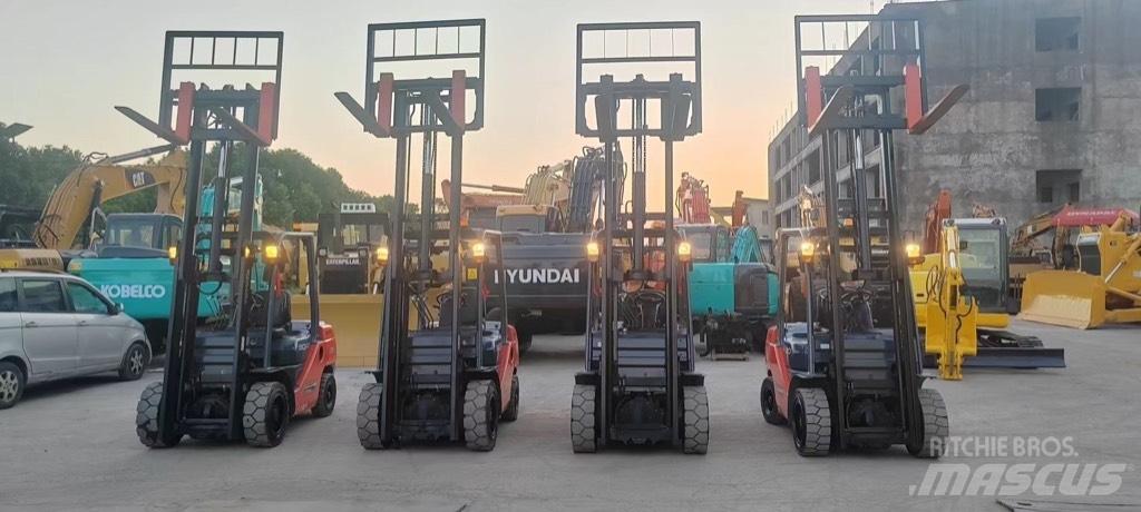 Toyota 8 FD 30 Diesel trucks
