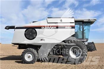 Gleaner R62 Combine harvesters