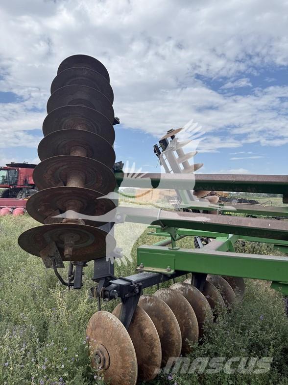 John Deere 630 Disc harrows