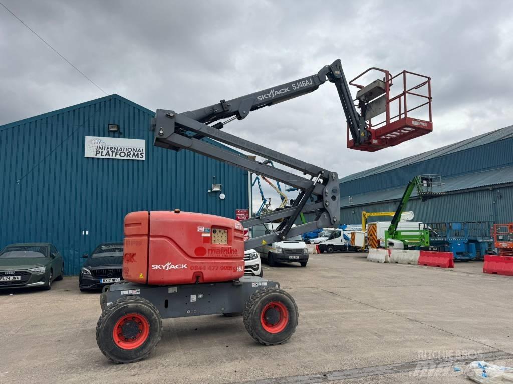 SkyJack SJ 46 AJ Articulated boom lifts
