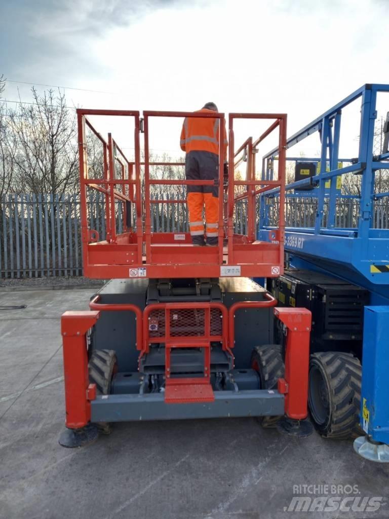 SkyJack SJ 6832 RT Scissor lifts