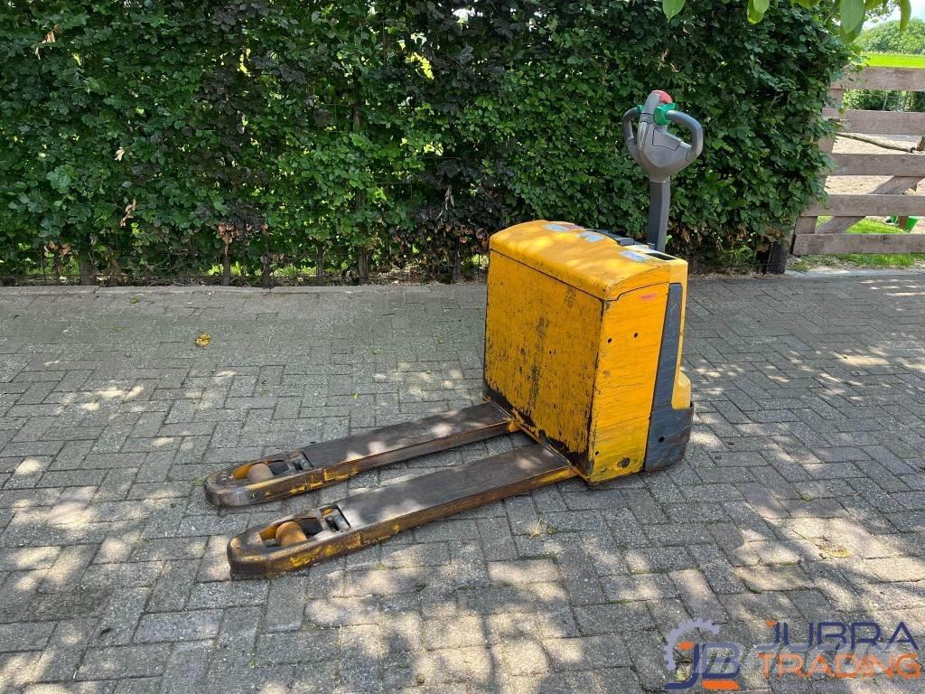 Jungheinrich EJE 118 Pedestrian stacker