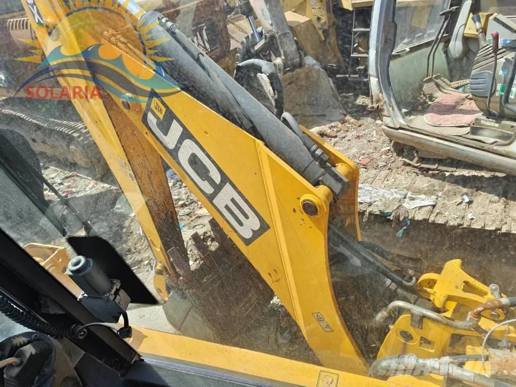 JCB 3 CX Backhoe loaders
