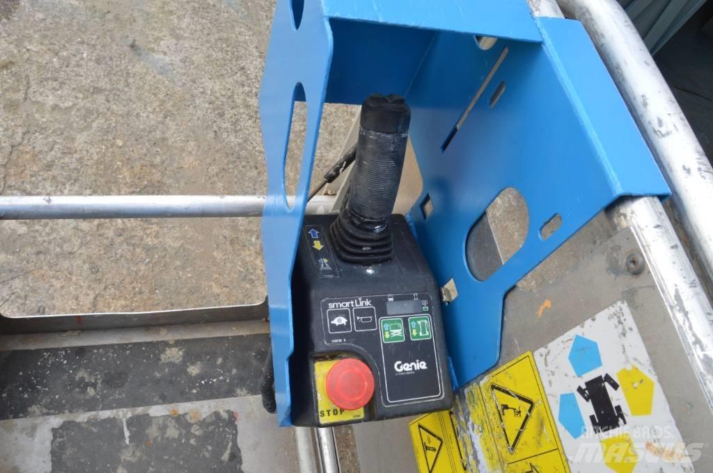 Genie GR 15 Vertical mast lifts