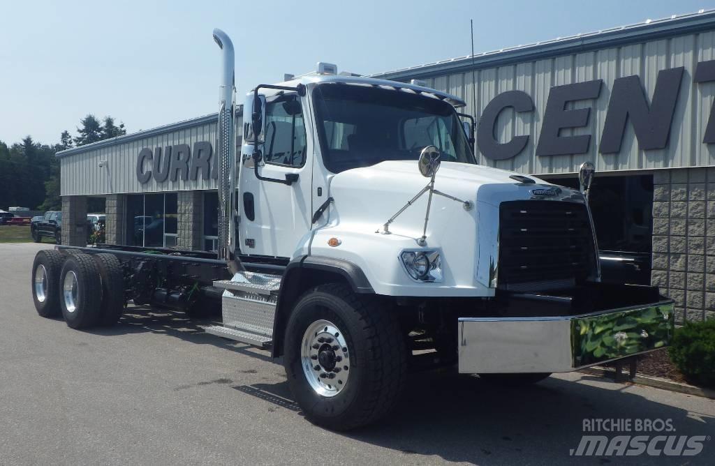 Freightliner 114 SD Chassis Cab trucks