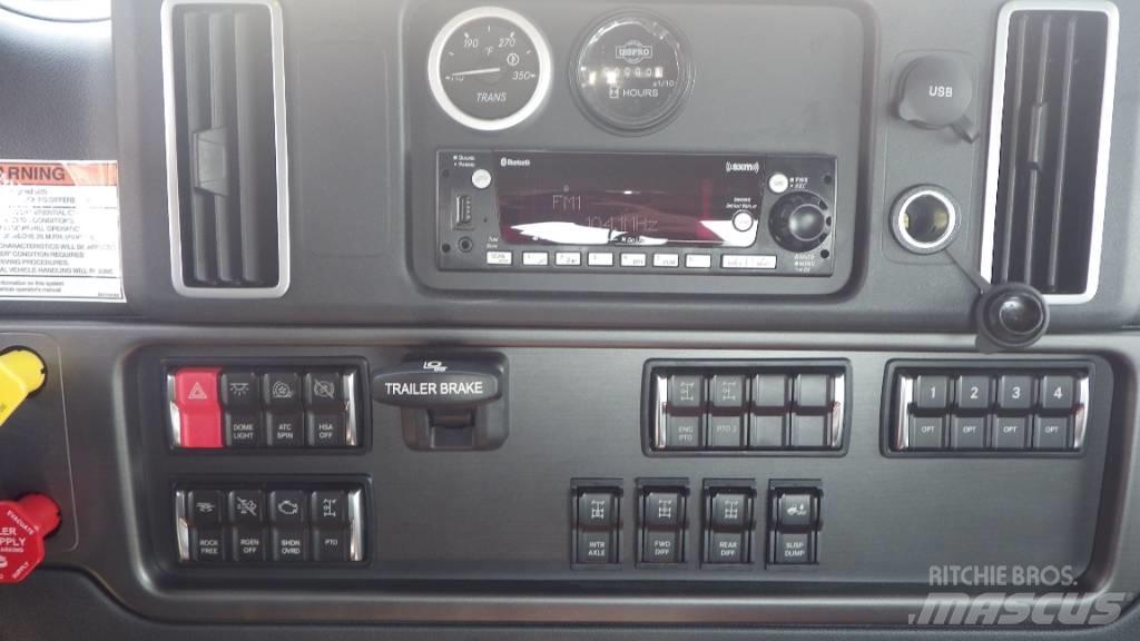 Freightliner 114 SD Chassis Cab trucks
