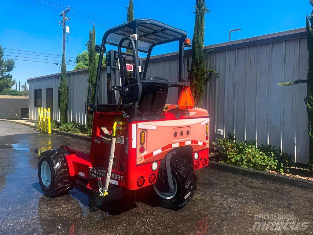 Moffett M55 Truck mounted forklifts