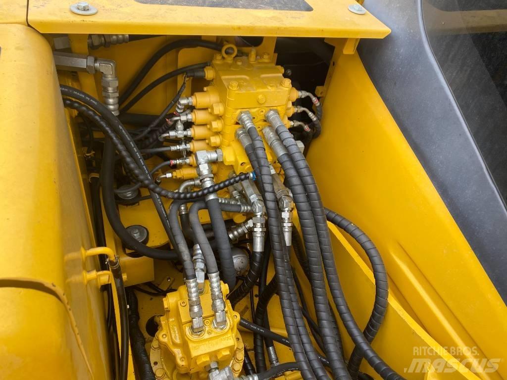 Komatsu 110LC-7 Crawler excavators