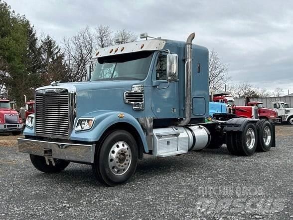Freightliner 122SD Tractor Units