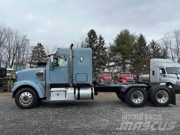 Freightliner 122SD Tractor Units