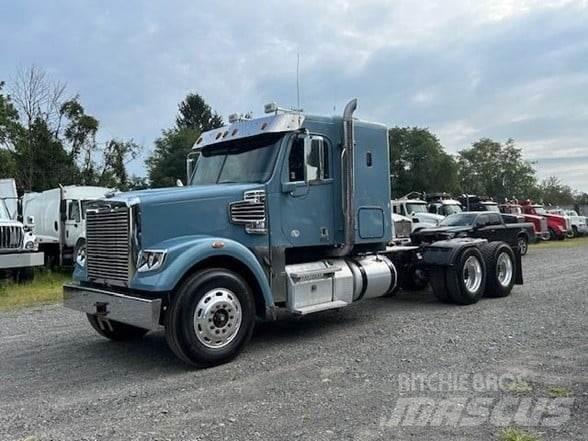 Freightliner 122SD Tractor Units