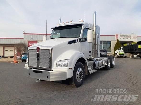 Kenworth T880 Tractor Units