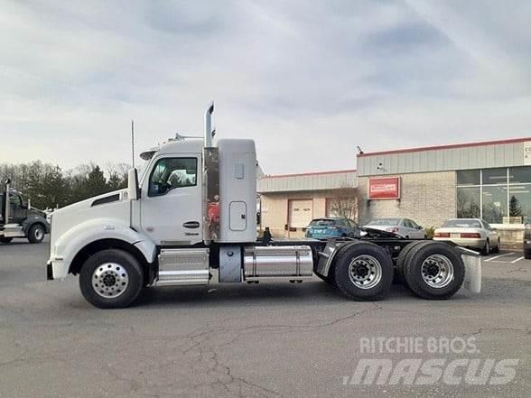 Kenworth T880 Tractor Units