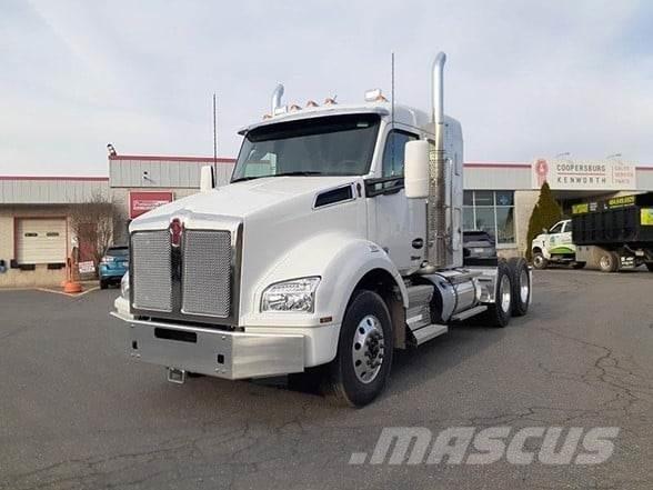 Kenworth T880 Tractor Units