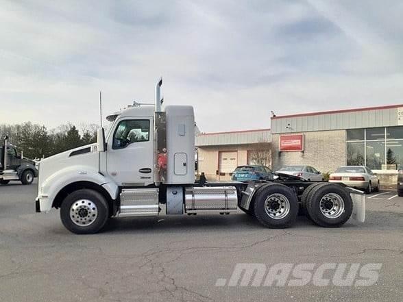 Kenworth T880 Tractor Units
