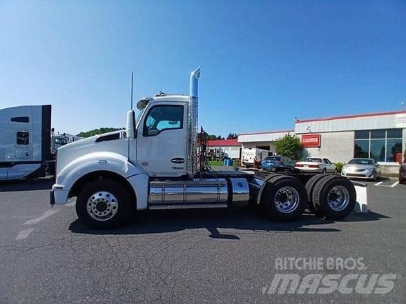 Kenworth T880 Tractor Units
