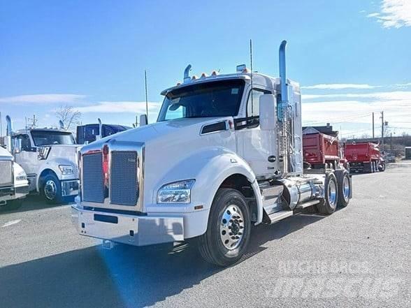 Kenworth T880 Tractor Units