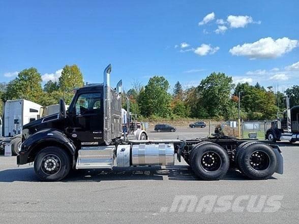 Kenworth T880 Tractor Units