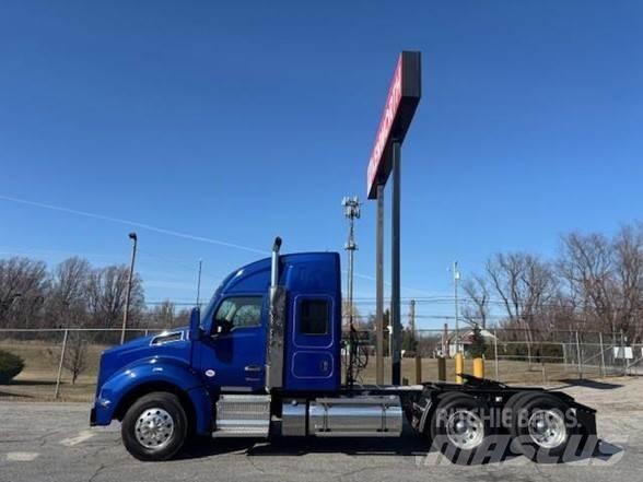 Kenworth T880 Tractor Units