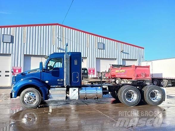 Kenworth T880 Tractor Units