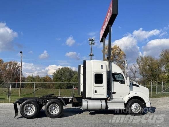 Kenworth T880 Tractor Units