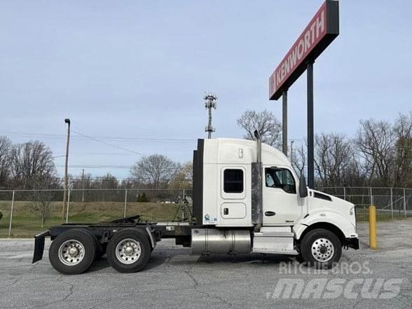 Kenworth T880 Tractor Units