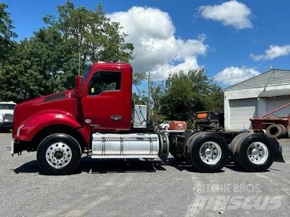Kenworth T880 Tractor Units