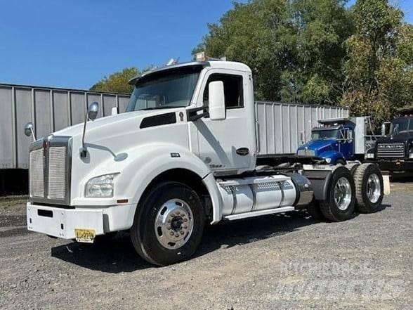 Kenworth T880 Tractor Units