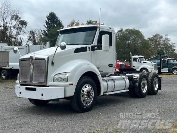 Kenworth T880 Tractor Units