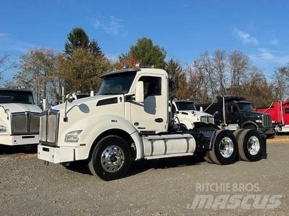 Kenworth T880 Tractor Units