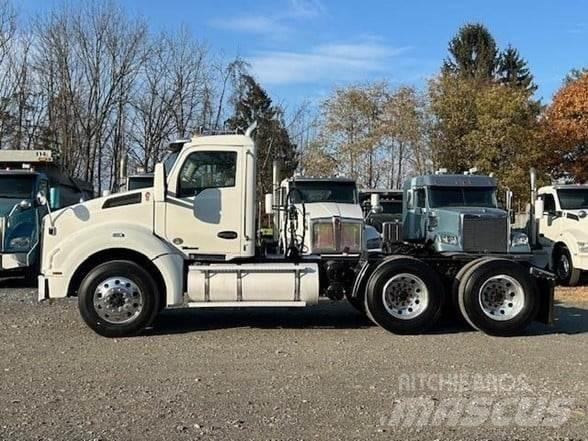 Kenworth T880 Tractor Units