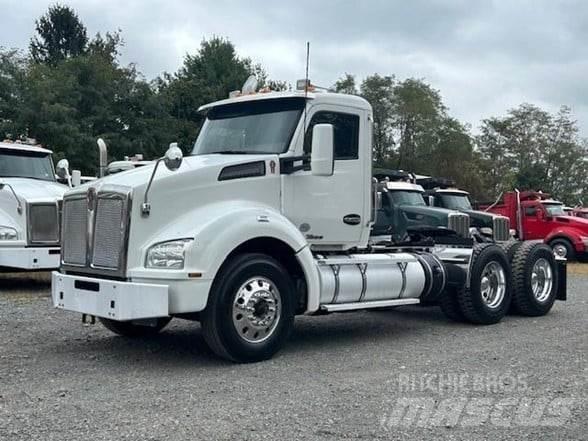 Kenworth T880 Tractor Units