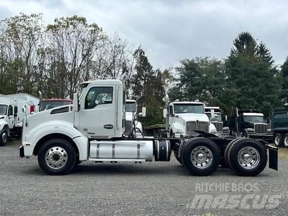 Kenworth T880 Tractor Units