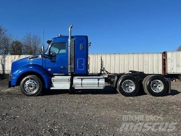 Kenworth T880 Tractor Units