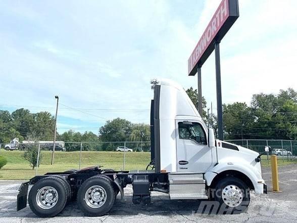 Kenworth T880 Tractor Units