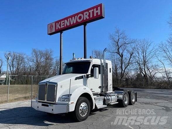 Kenworth T880 Tractor Units