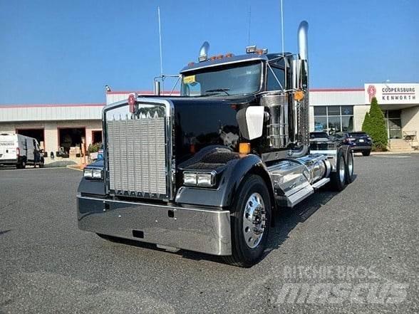 Kenworth W900L Tractor Units
