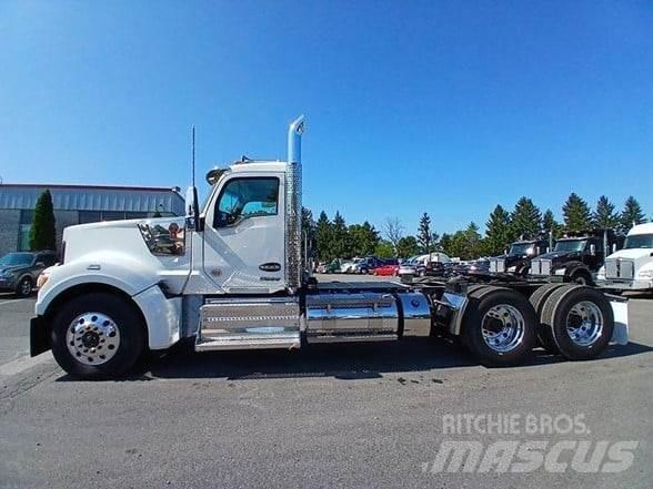 Kenworth W990 Tractor Units