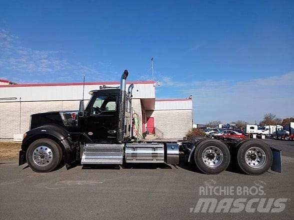 Kenworth W990 Tractor Units