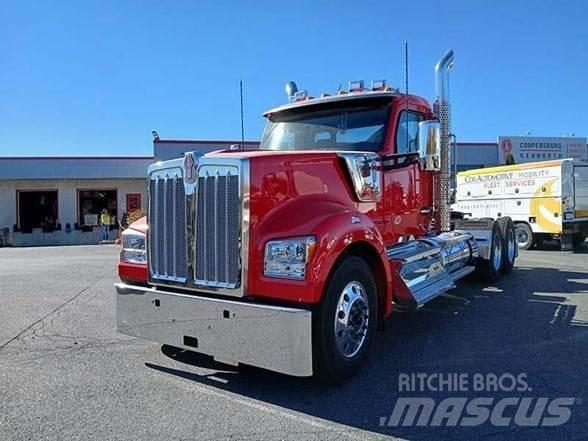 Kenworth W990 Tractor Units