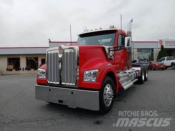 Kenworth W990 Tractor Units