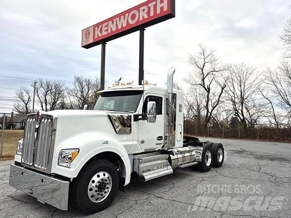 Kenworth W990 Tractor Units