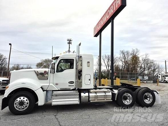 Kenworth W990 Tractor Units