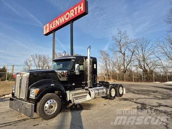 Kenworth W990 Tractor Units