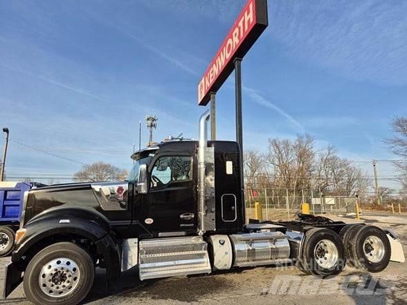 Kenworth W990 Tractor Units