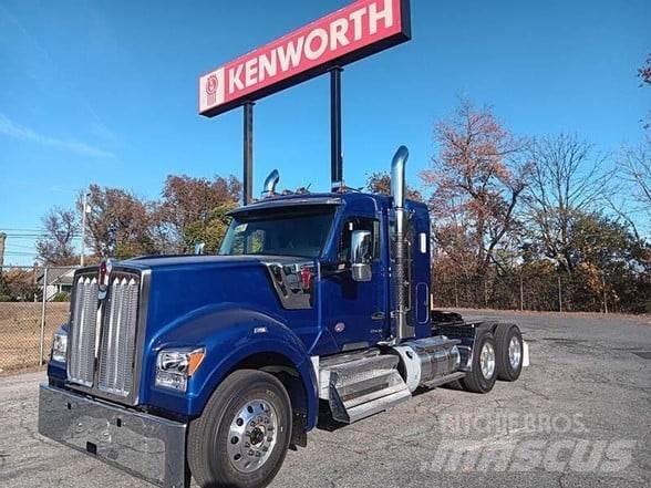 Kenworth W990 Tractor Units