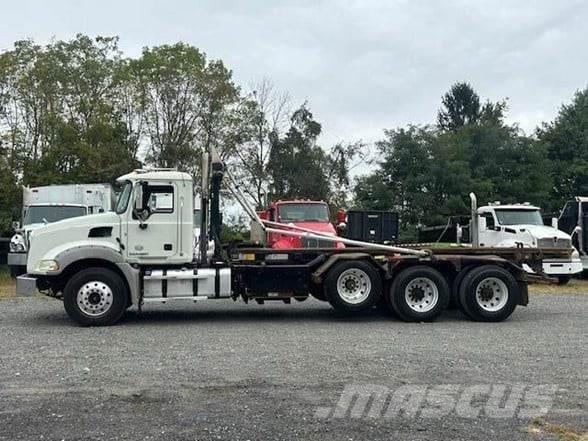 Mack GRANITE GU813 Waste trucks