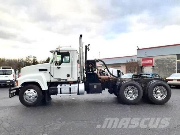 Mack PINNACLE CHU613 Tractor Units
