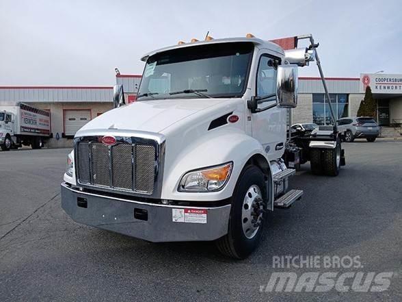 Peterbilt 537 Construction - Others