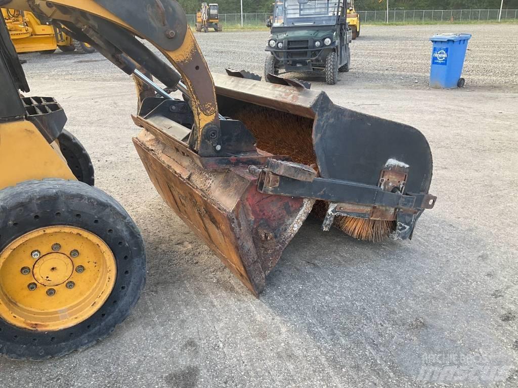 CAT 246 Skid steer loaders